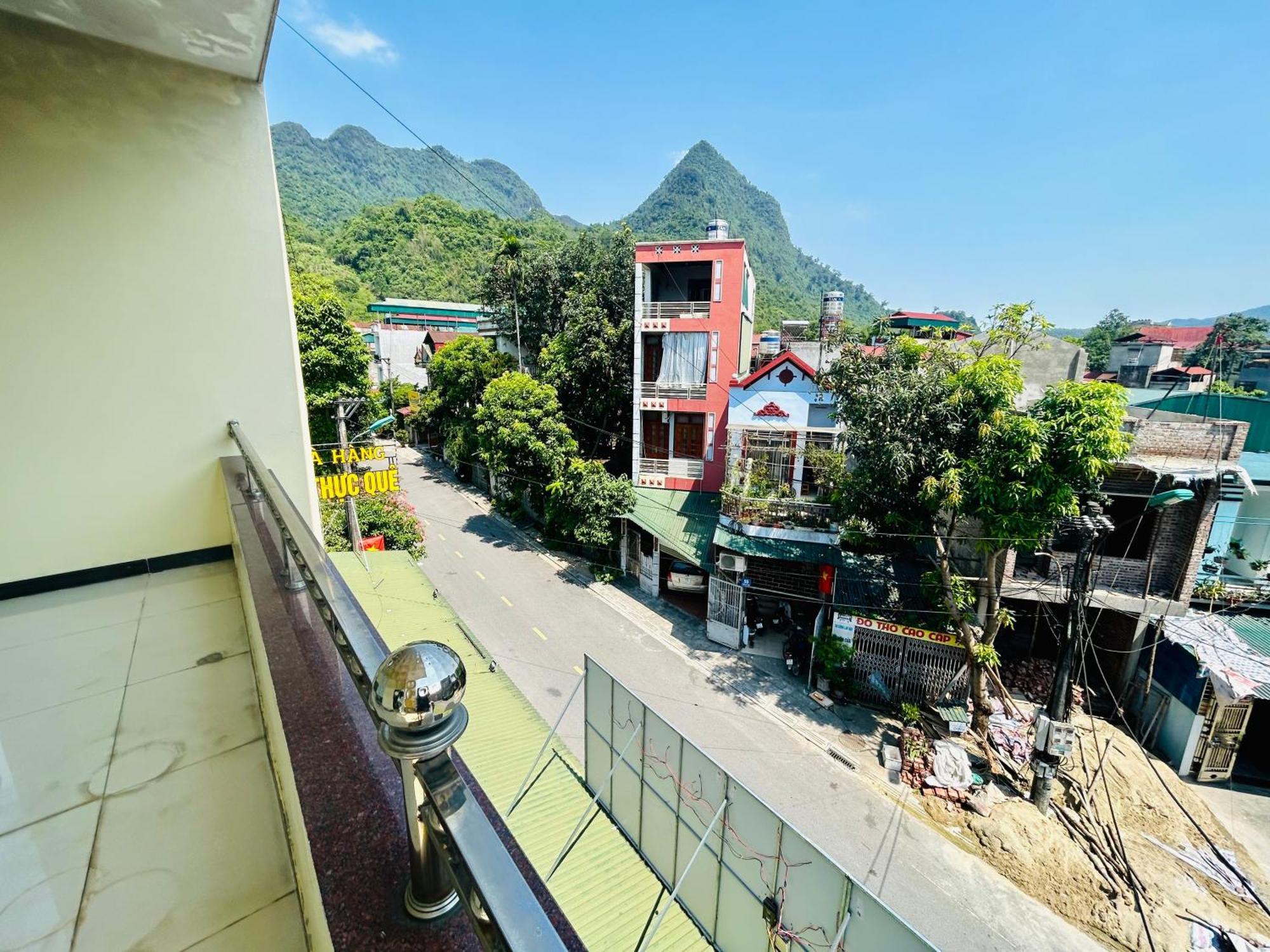 Majestic Hostel - Tour & Motorbike Rental Ha Giang Exteriör bild